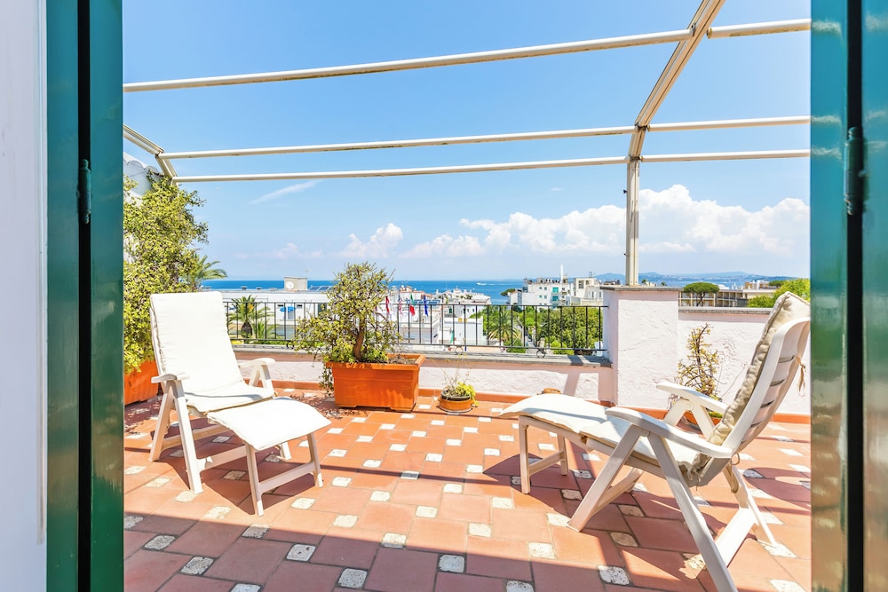Apartment (2 Bedrooms)