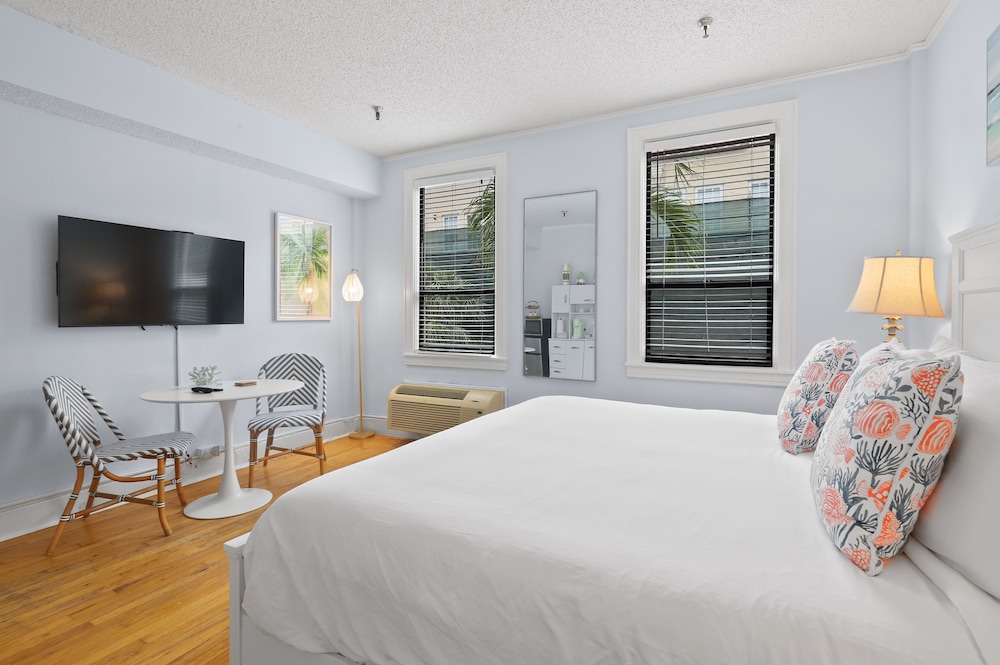 Condo, Tropical Cove