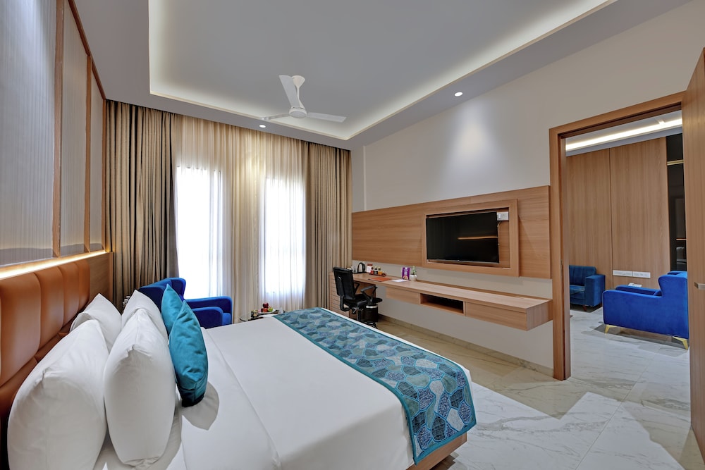 Suite - Photo 7