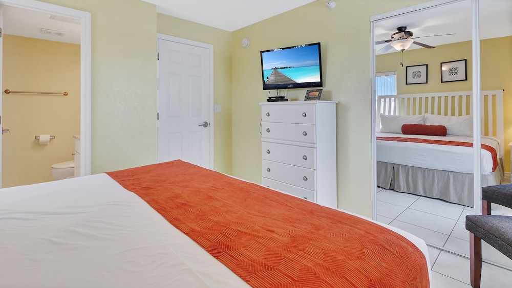 Superior Condo, 2 Bedrooms, Beachfront (Gulf Front) photo 3