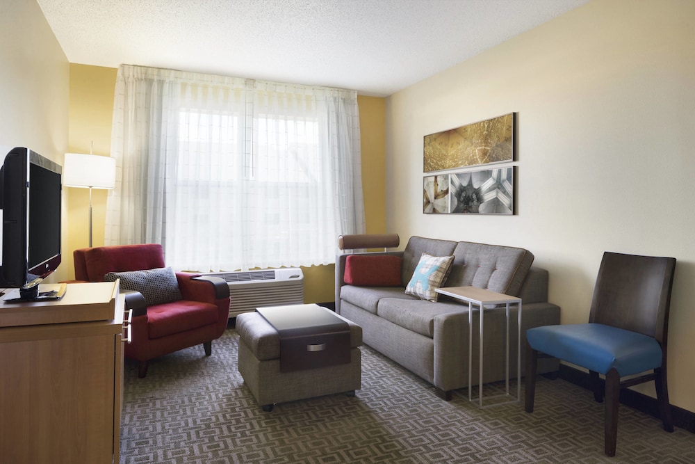 Suite, 1 Bedroom - Photo 1