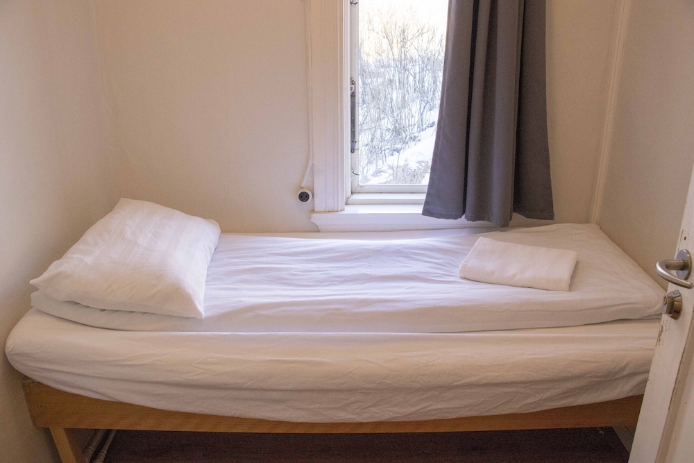 Small Single Room, Shared Bathroom (Bed 180 Cm Long) photo 1