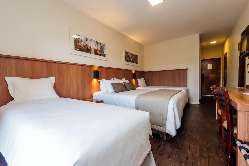 Deluxe Triple Connecting Room photo 2