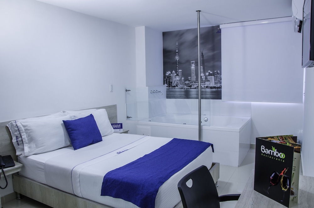 Deluxe Room, 1 Double Bed, Hot Tub photo 1