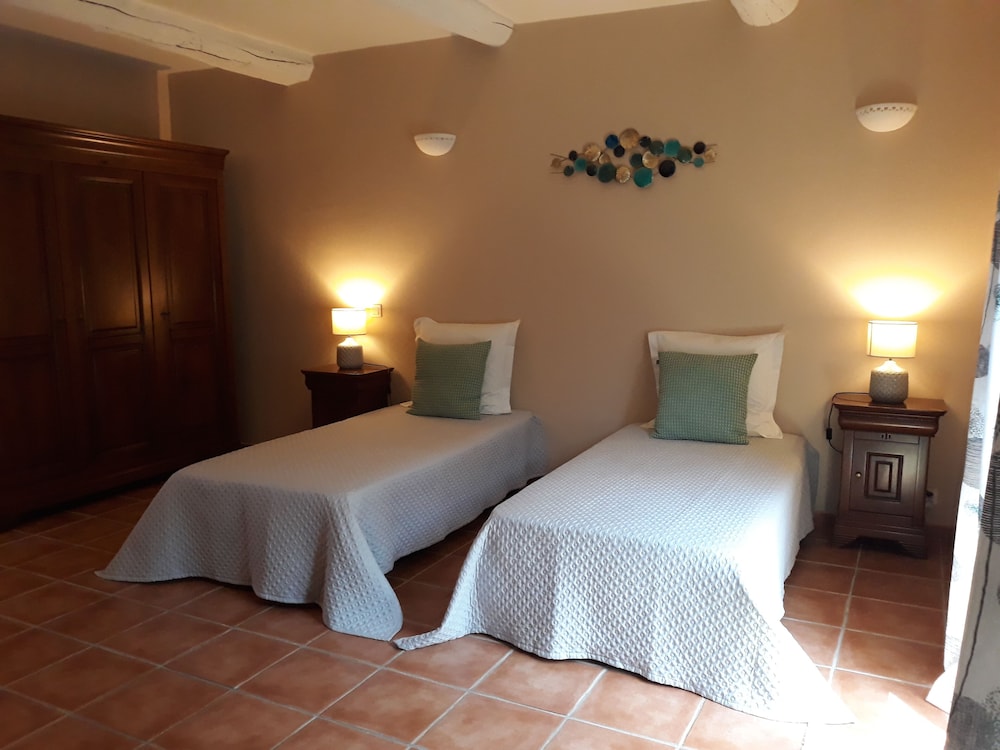 Superior Double Room, Ensuite, Pool View (Chambre OLIVIER) photo 1