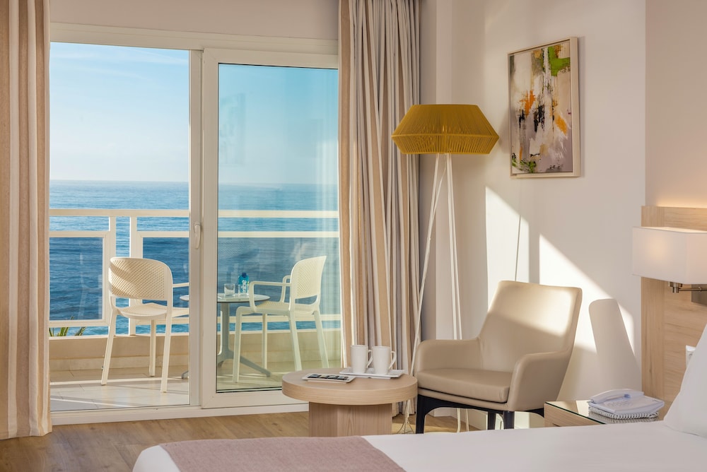 Premium Room Frontal Sea View (2+1) - Photo 3
