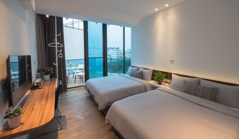 Grand Quadruple Room, 2 Double Beds, Balcony photo 1