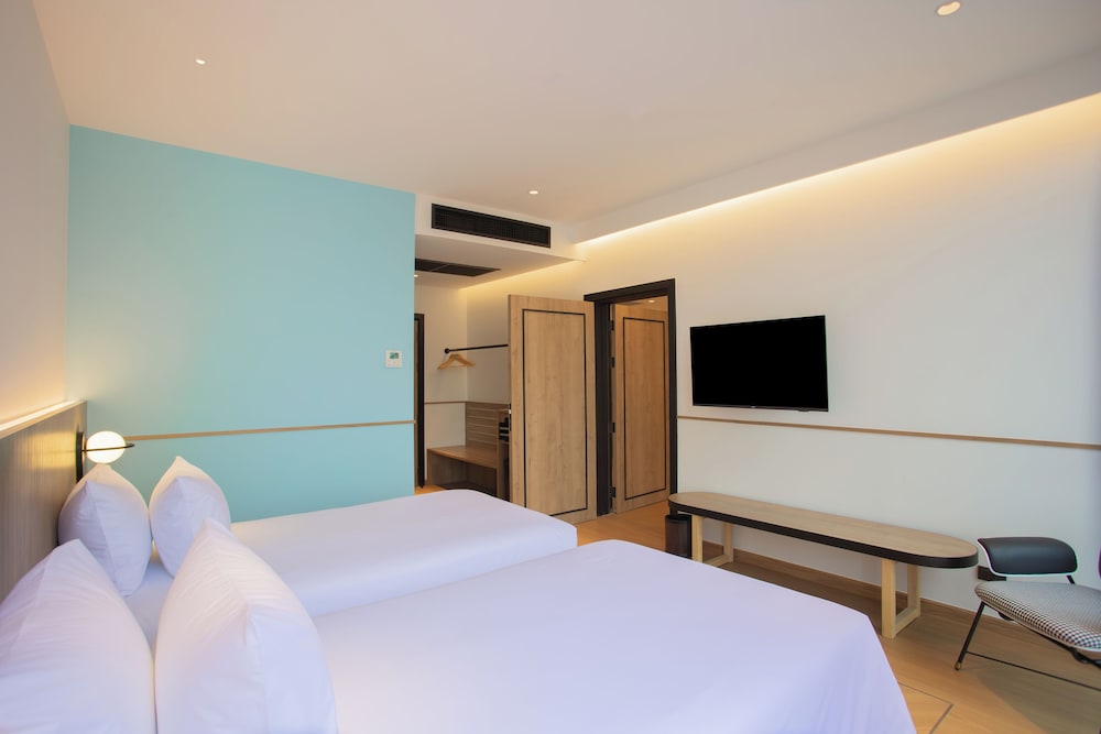 Suite, 2 Bedrooms, City View photo 3
