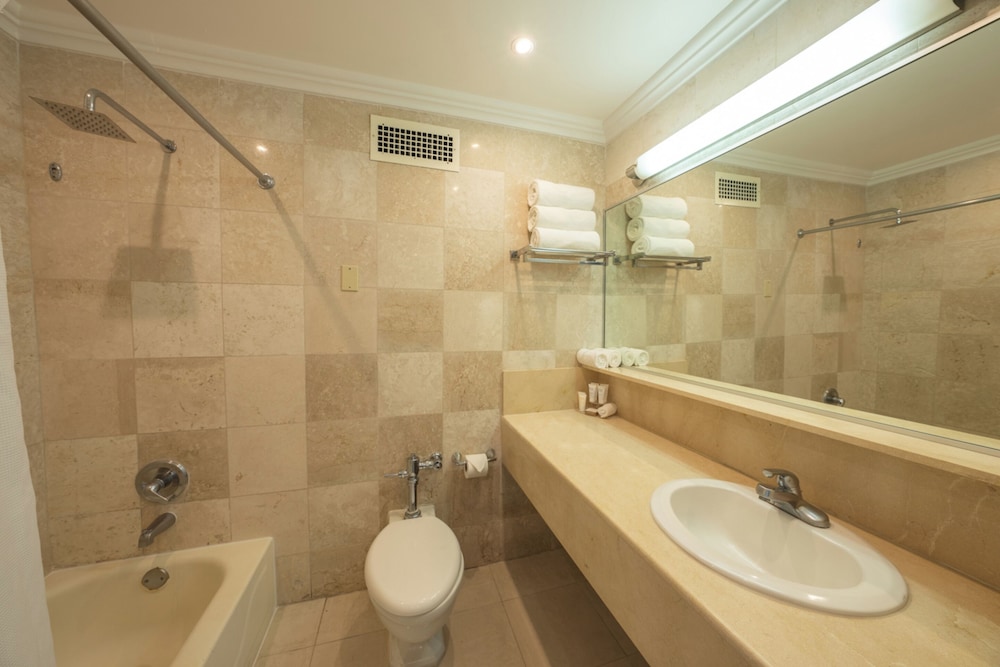 2 Double Beds, City View - Photo 6