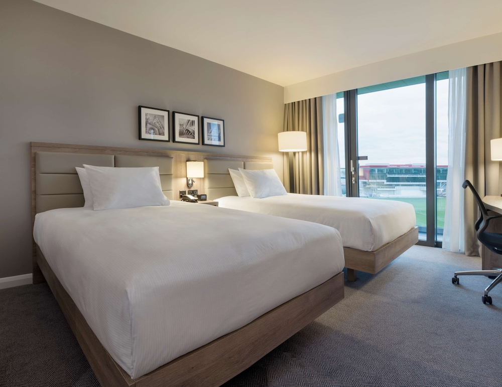 Twin Room (Pitch View) - Photo 2