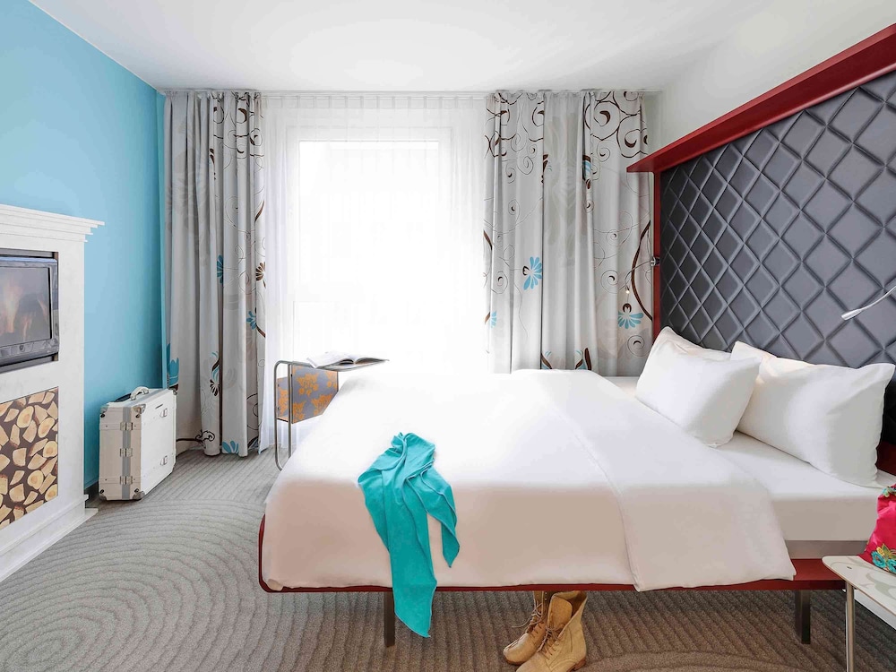 Room, 1 Queen Bed - Photo 2