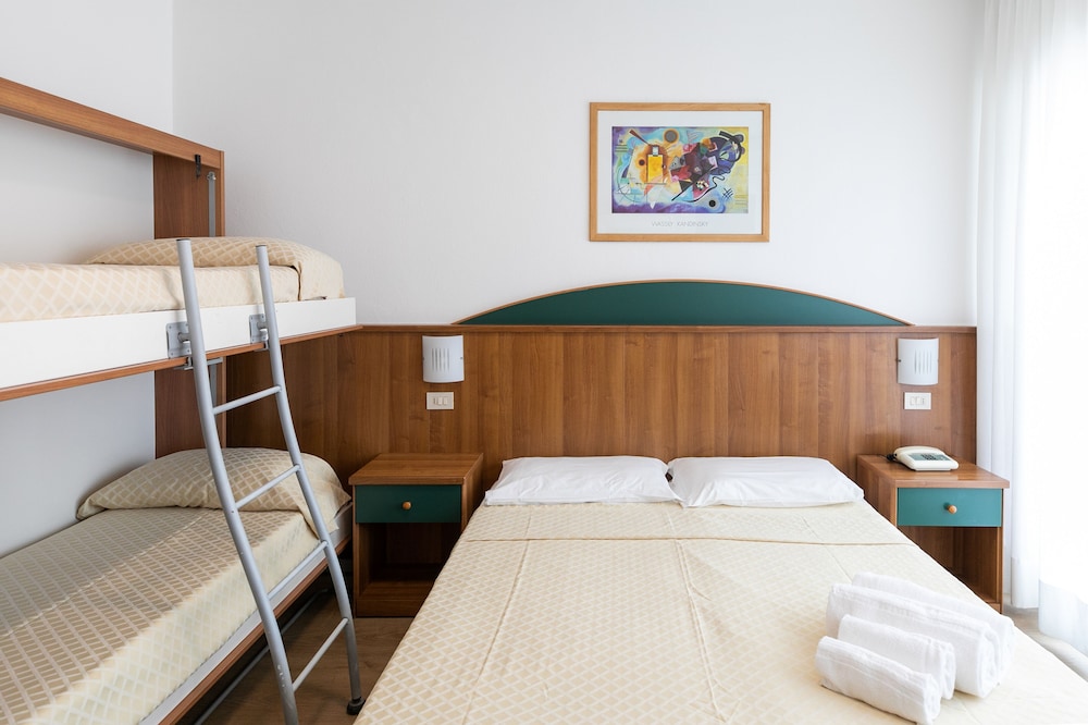 Economy Quadruple Room, Balcony