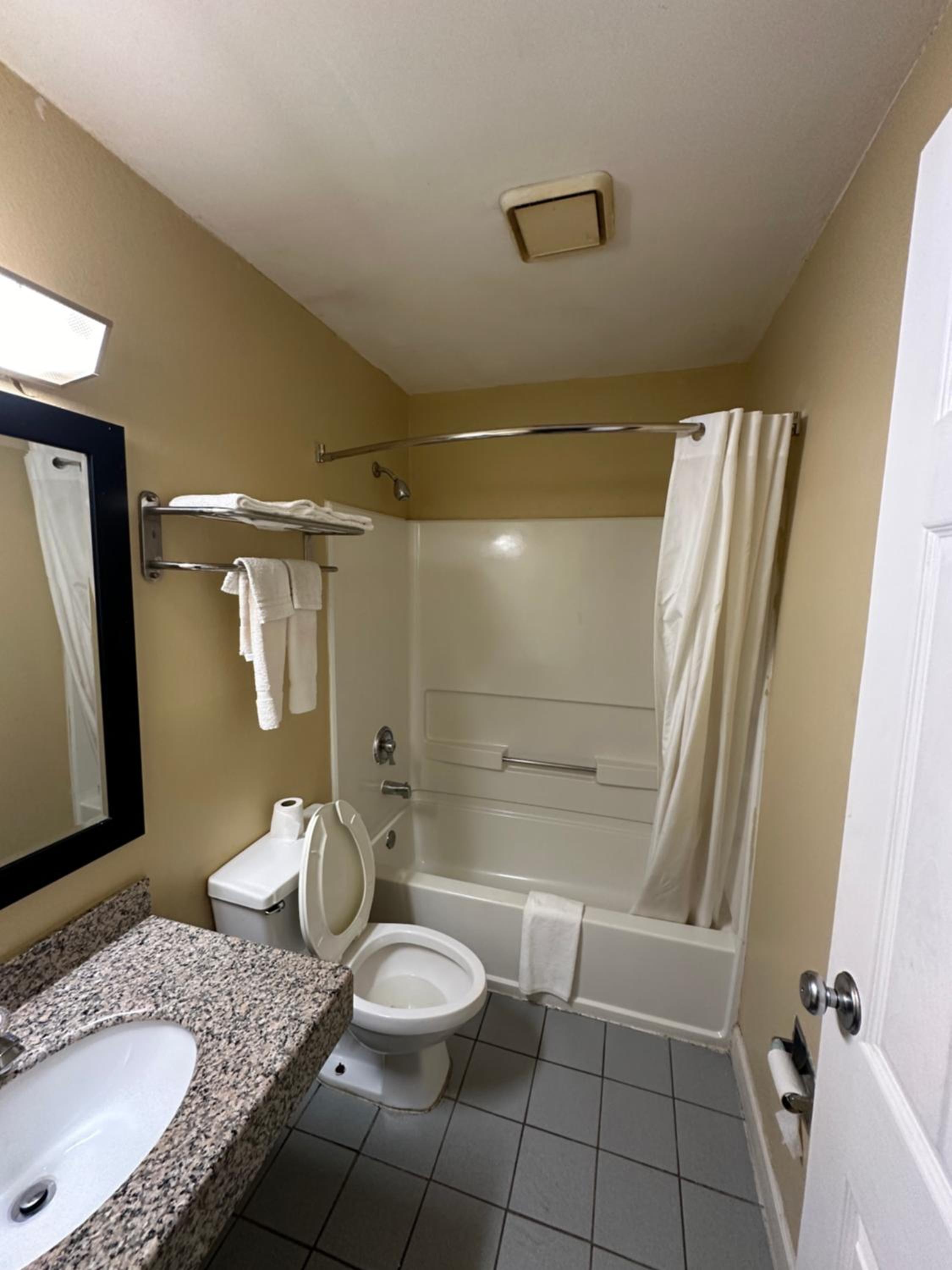 Double Room with Two Double Beds photo 3