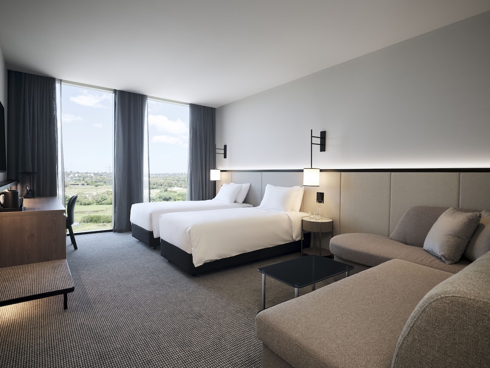 Room, Multiple Beds