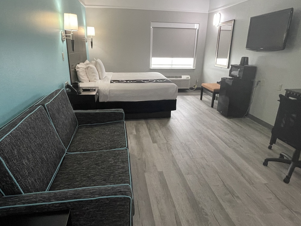 Executive Room, 1 King Bed, Non Smoking - Photo 3