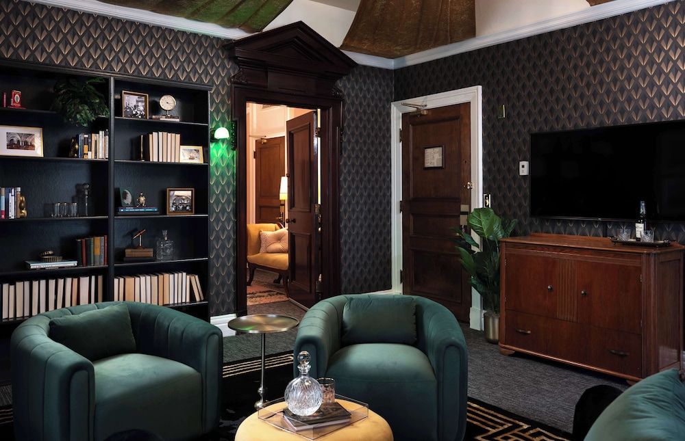Suite, 1 Bedroom photo 2