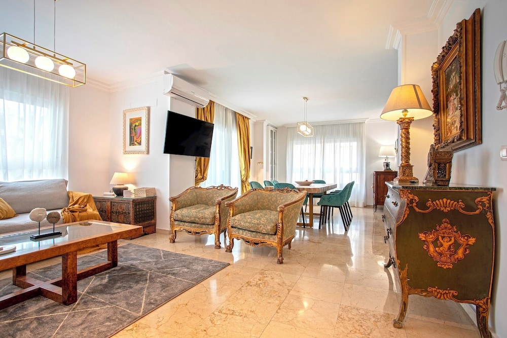 Apartment (4 Bedrooms)