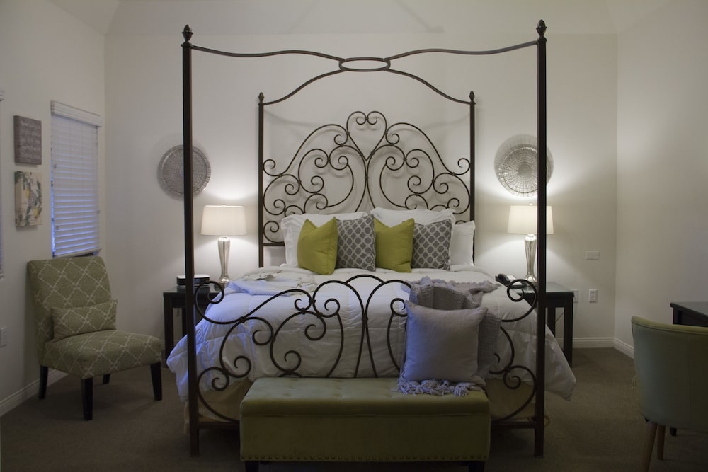 Executive Room, 1 King Bed - Photo 1