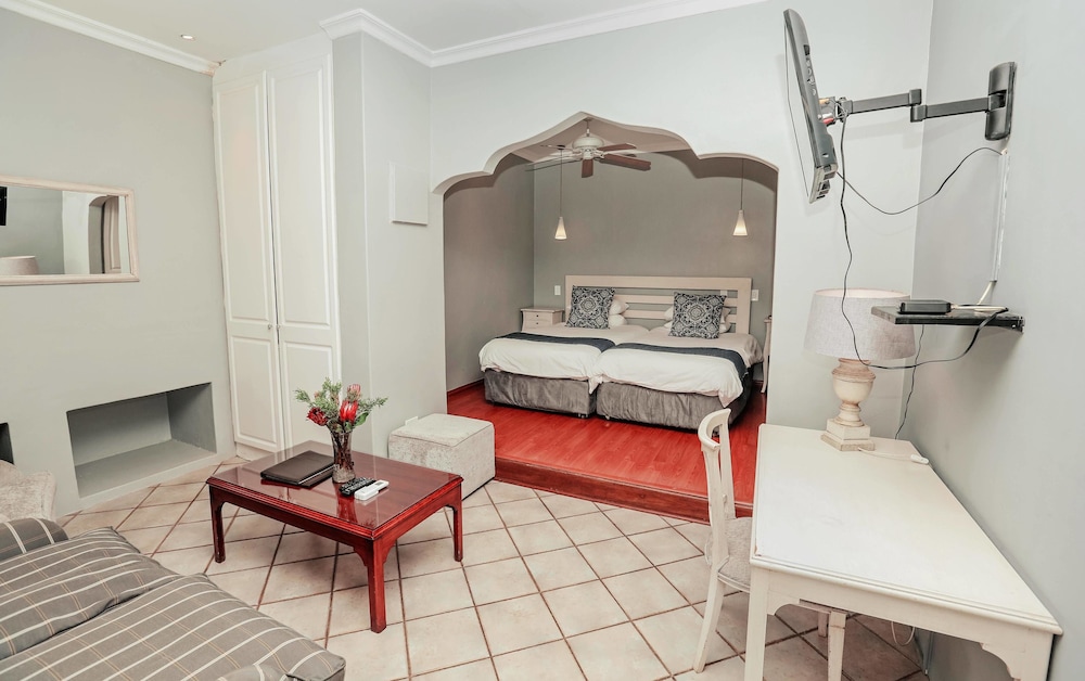 Country Room 1