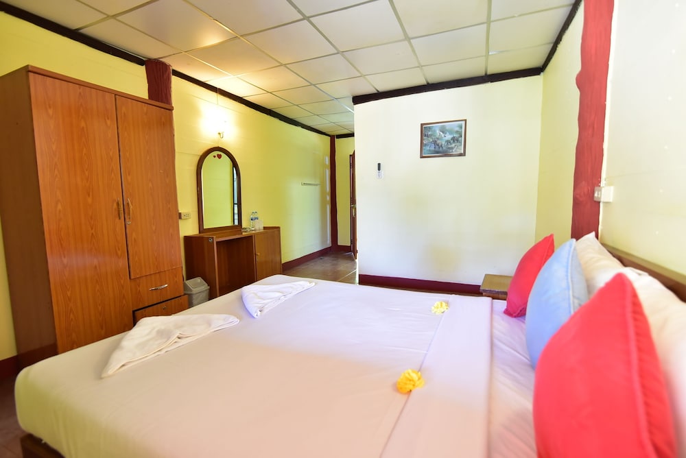 Standard Room with Aircon photo 3