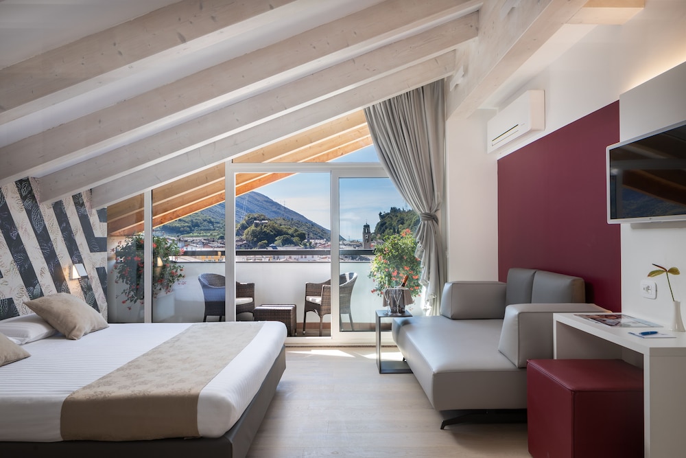 Camera Junior Suite con letto matrimoniale o 2 letti singoli, balcone