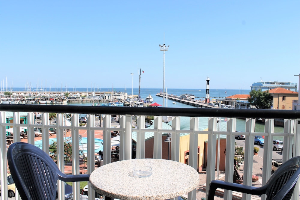 Panoramic Double Room, 1 Bedroom, Balcony, Sea View photo 3