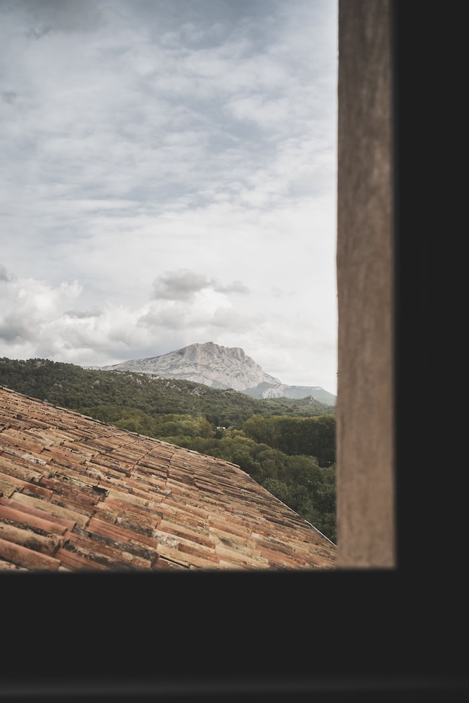 Suite Signature Sainte-Victoire, accès gratuit au spa photo