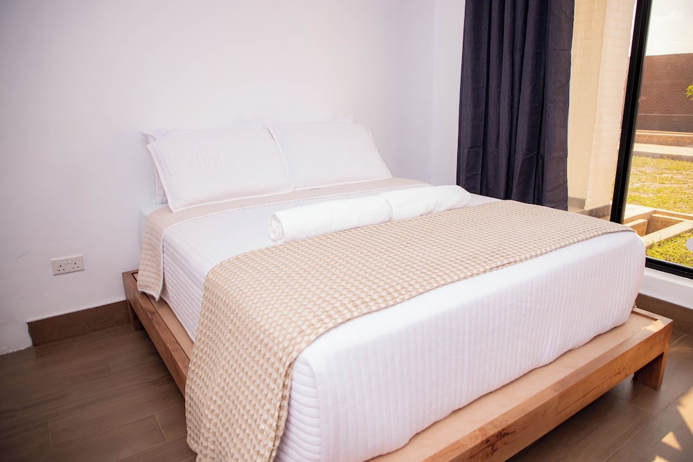 Deluxe Double Room, Garden View