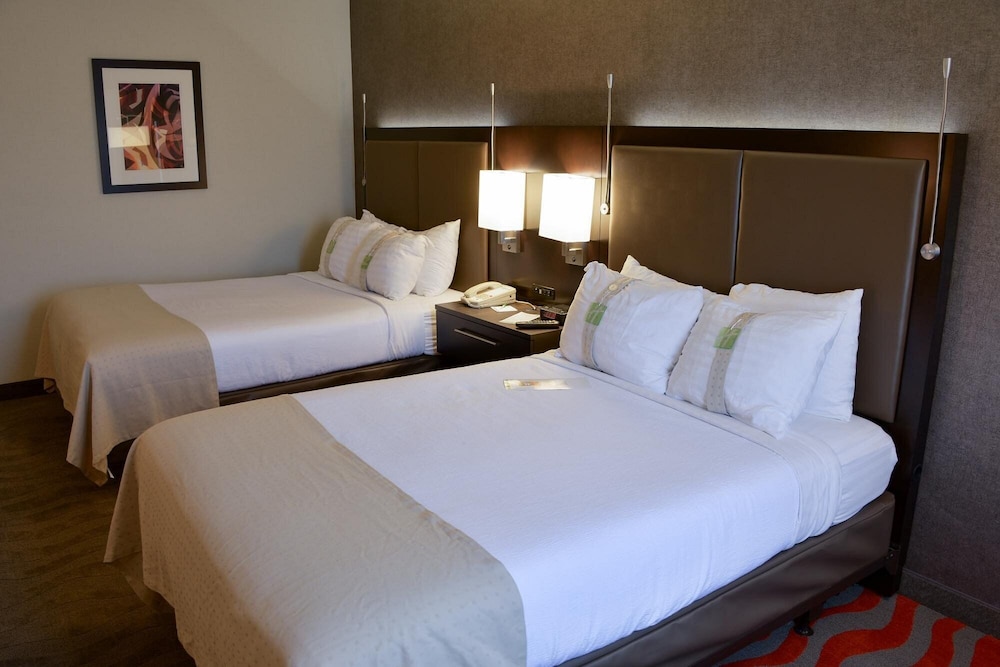 Standard Room, Multiple Beds - Photo 1