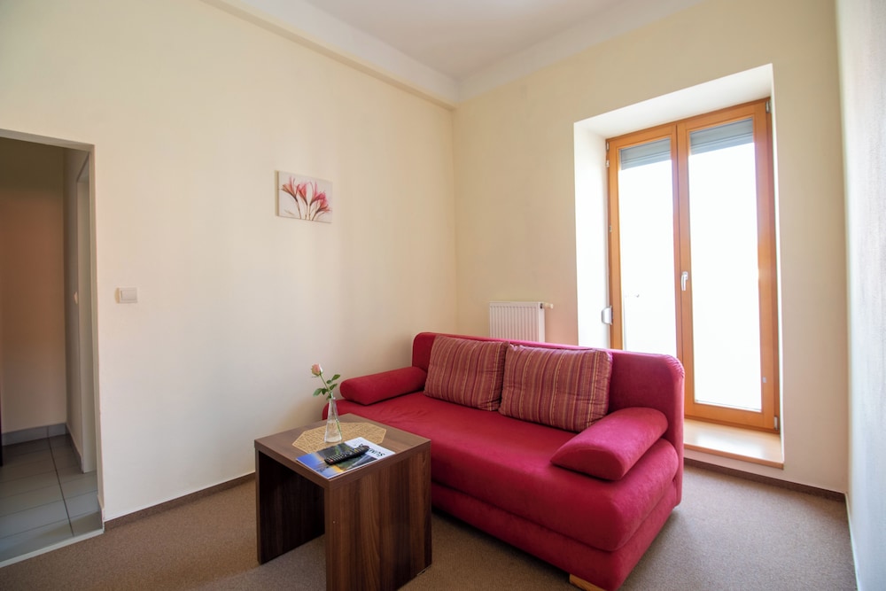 Economy Suite photo 1