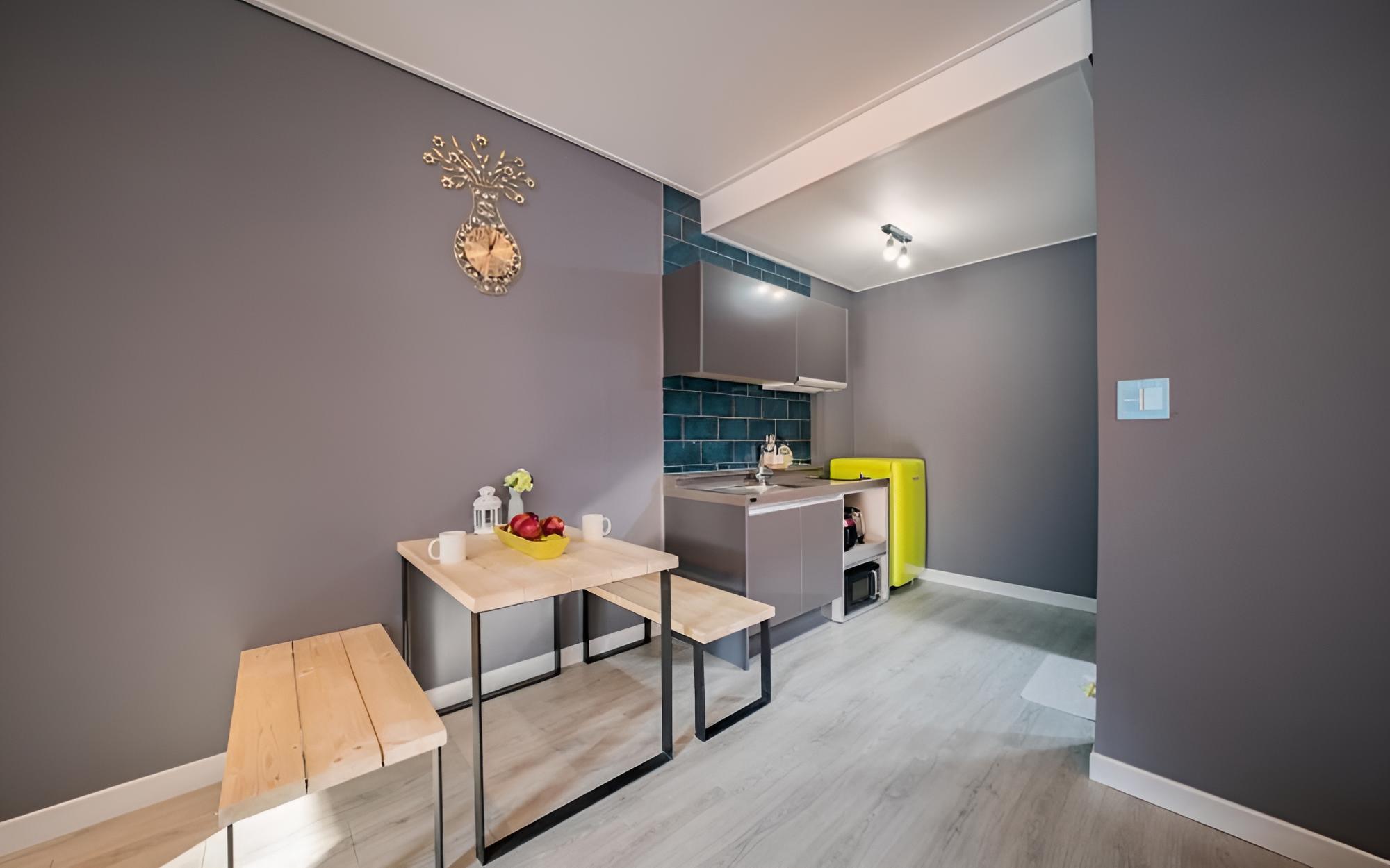 Room (A-3 (individual terrace dog park indi)