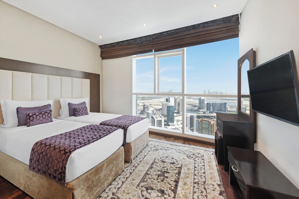 Diplomatic Three Bedroom Suite photo 2