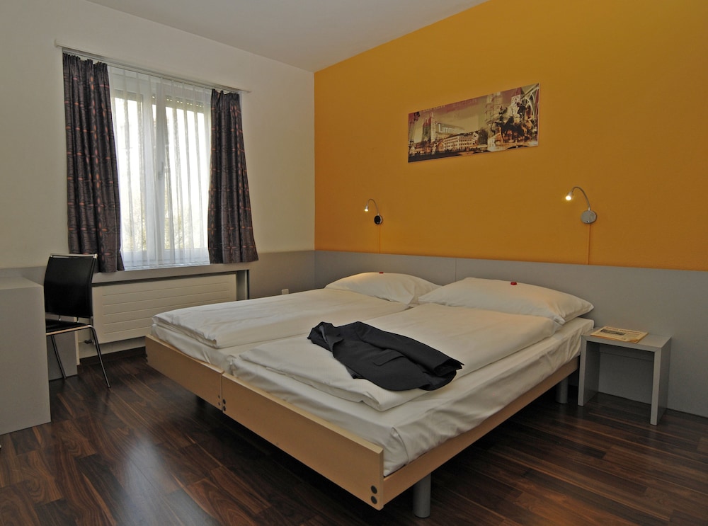 Economy Double Room - Photo 3