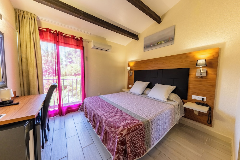 Double Room, Non Smoking, Garden View