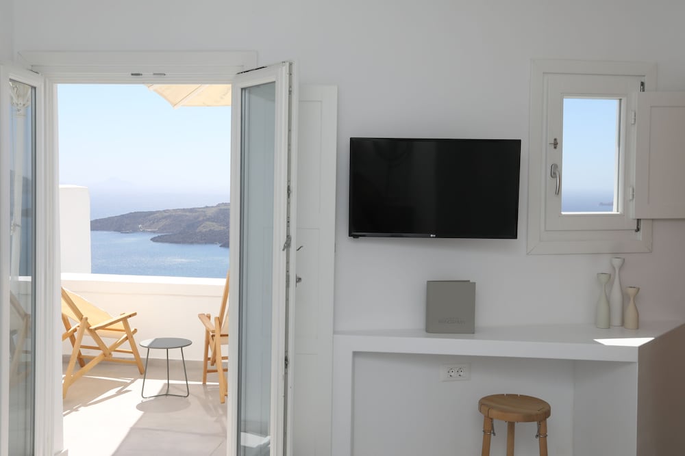 Suite, Balcony (Caldera View) - Photo 6