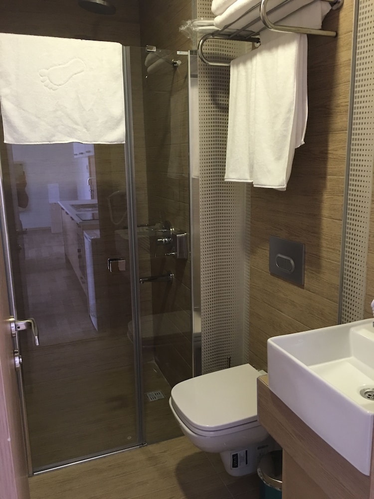 Panoramic Condo, 1 Bedroom, Smoking, Pool View photo 2
