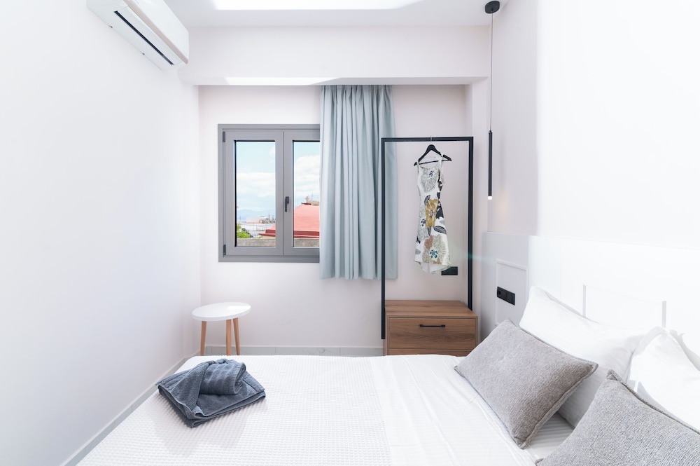Apartment, Balcony, City View