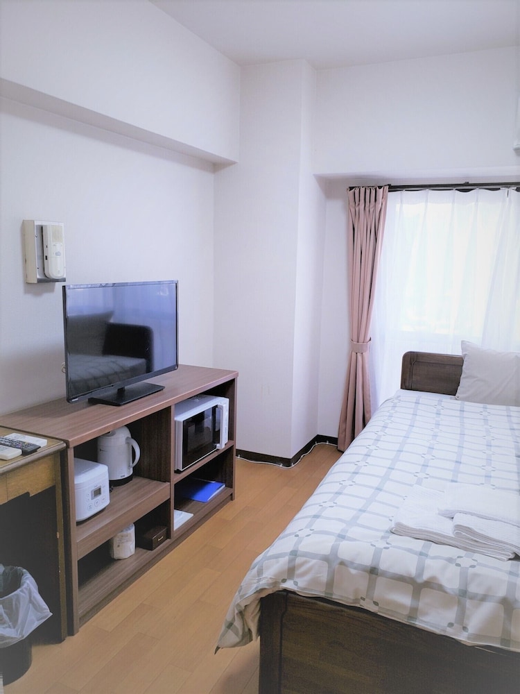 Single Room, Smoking