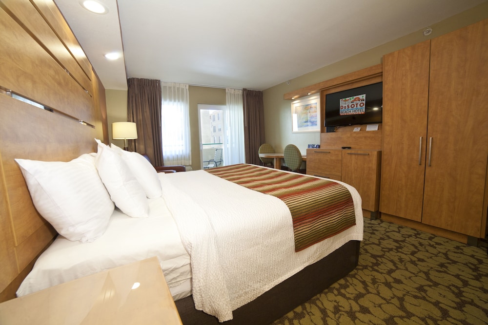 Economy Room, 1 King Bed photo 3