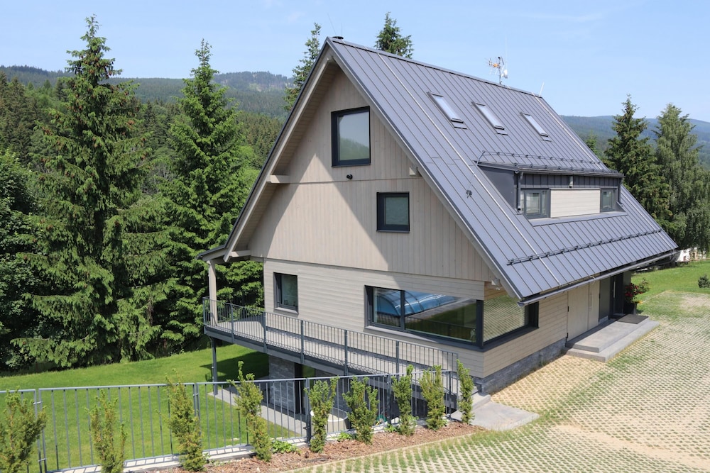 Villa photo 3