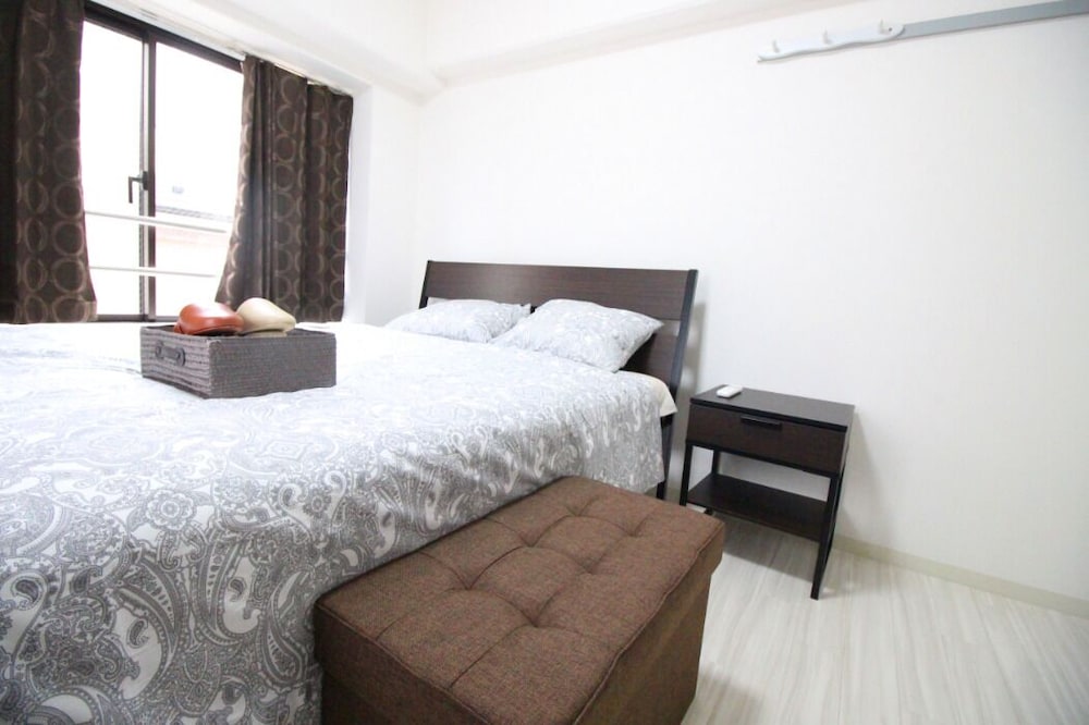 Apartment photo 2