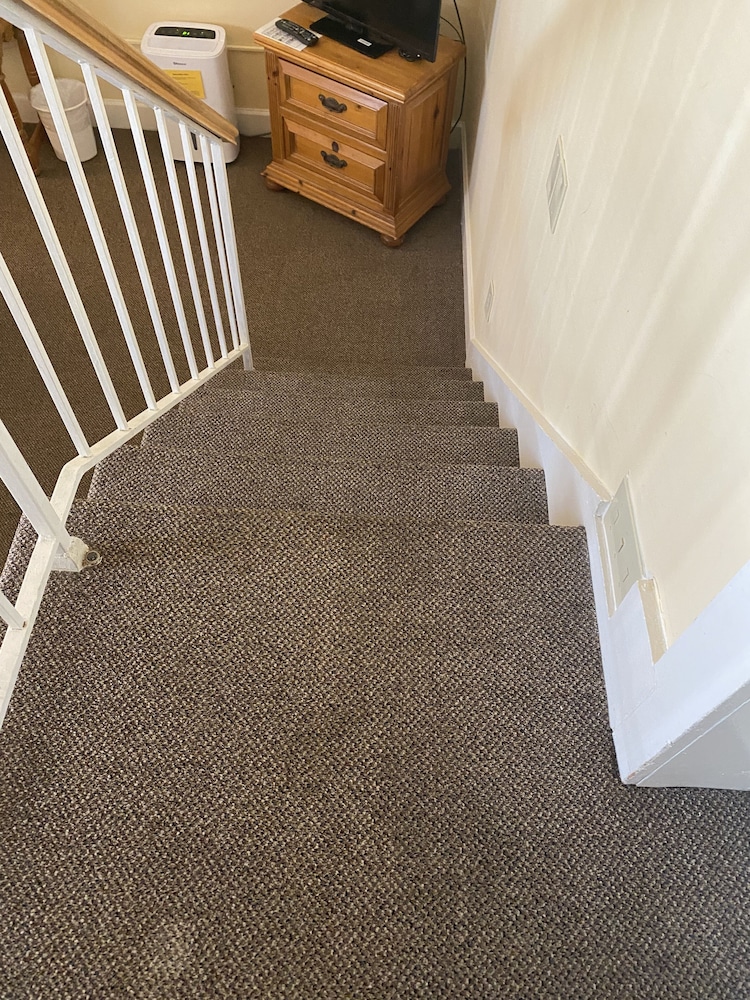 Second Floor Non-Waterfront, Queen (Stairs Required for Access) photo 3
