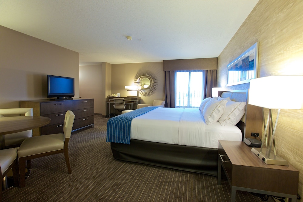 Standard Room, 1 King Bed, Mobility Accessible (Mobility Accessible) photo 2