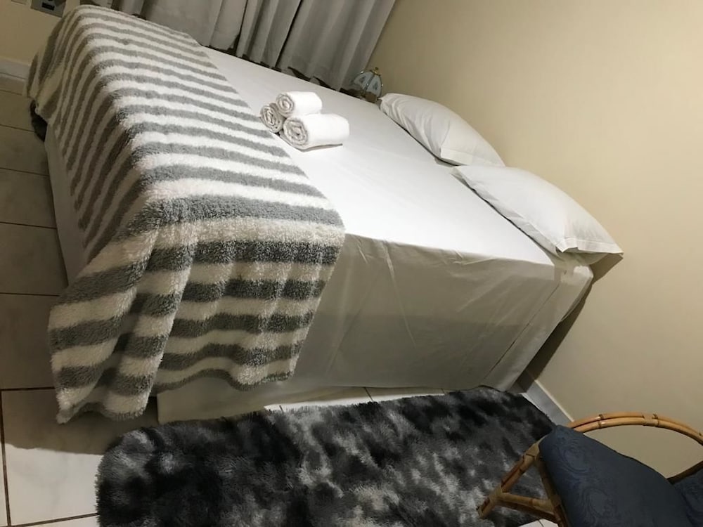 Double or Twin Room - Photo 8