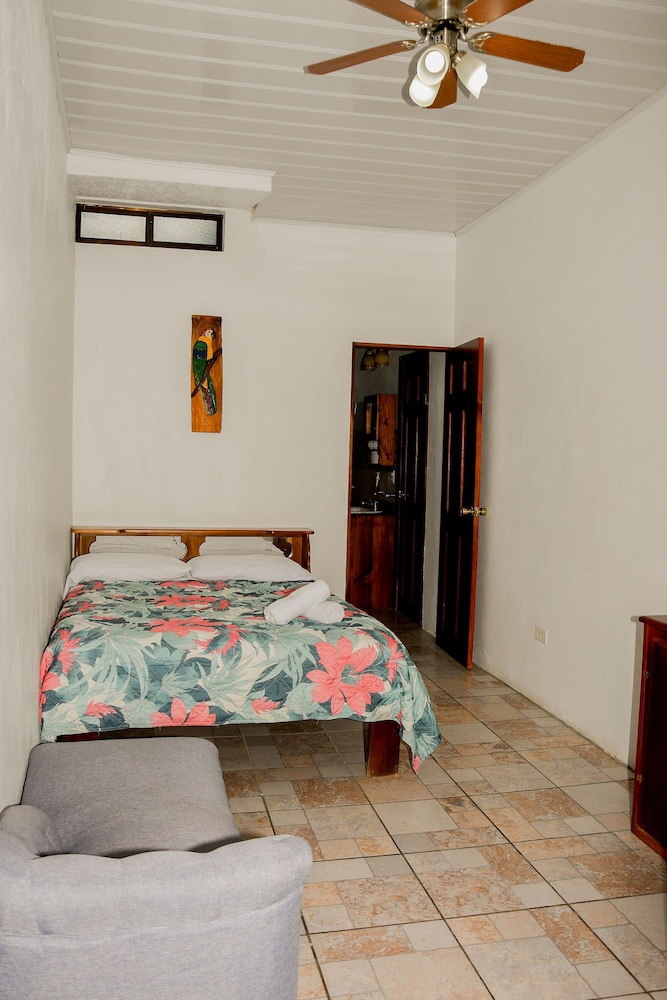 Basic Double or Twin Room, 1 Bedroom photo 2