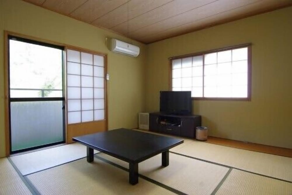 Twin Room with Tatami Area photo 3