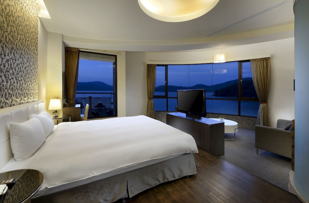 Luxury Double Room, Lake View photo 1