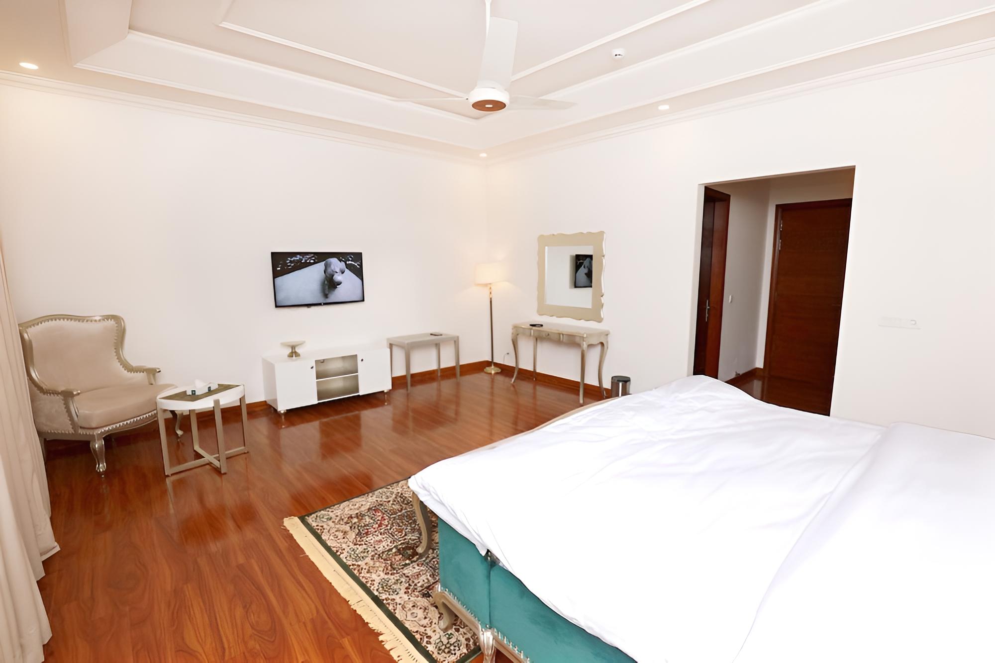 Executive Room, 1 King Bed, Accessible, Executive Level photo 1