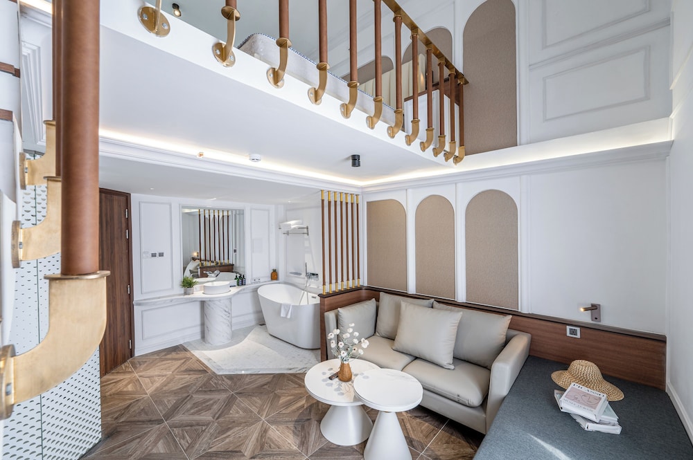 Signature Apartment, City View