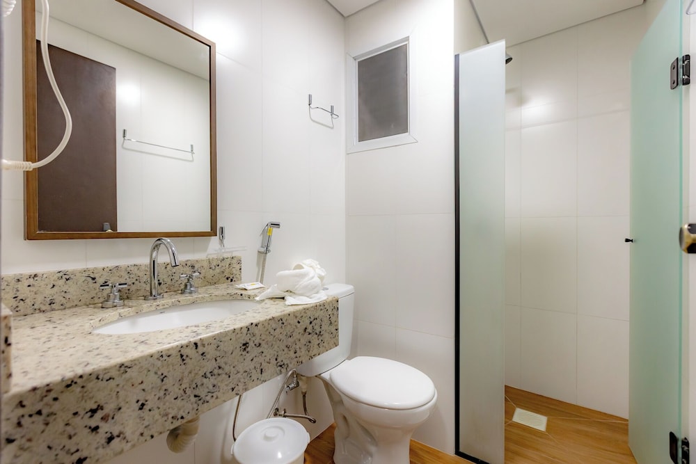 Superior Triple Room, Multiple Beds - Photo 11